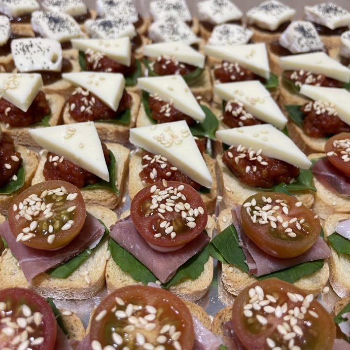30 Crostinis