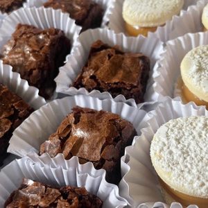 8. Brownies y alfajores mini — coffee break corporativo