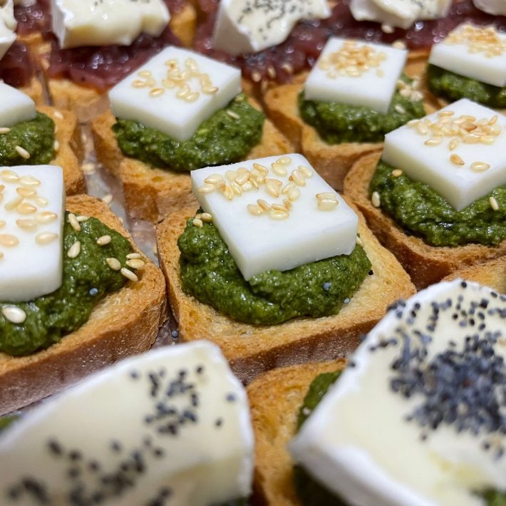 30 Crostinis