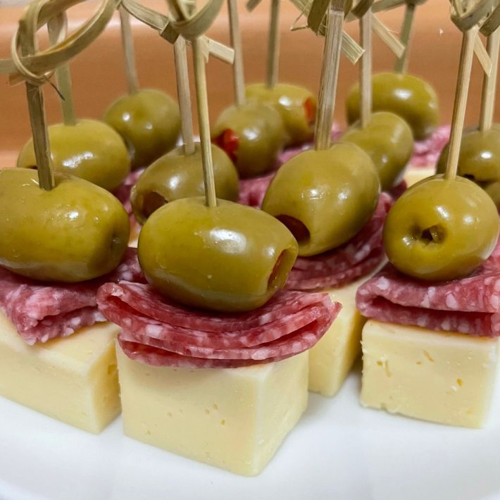 Pinchos de queso mantecoso