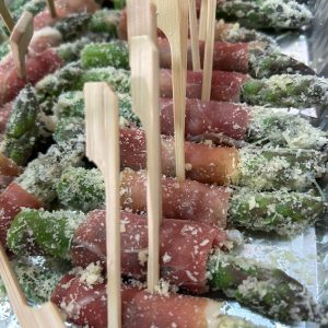 Espárragos jamón serrano banquetería Marie Gourmet