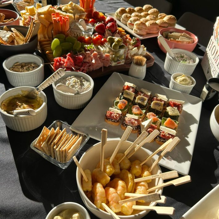 Pinchos de camarones gourmet para eventos