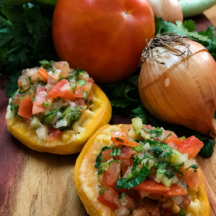 Sopaipillas de cóctel con pebre Marie Gourmet
